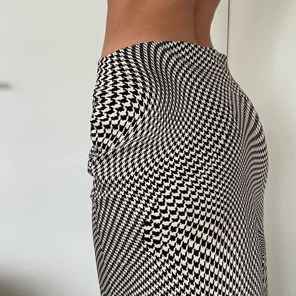 Urban Outfitters Black and White Houndstooth Pencil Skirt